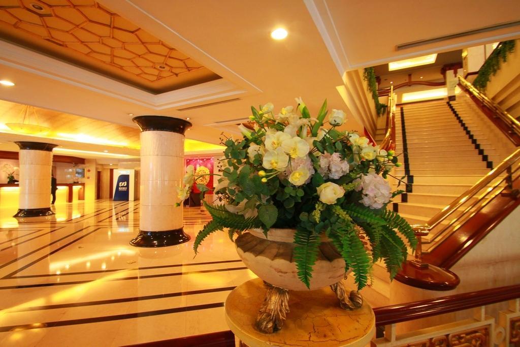 Best Western New Century Hotel Shanghai Buitenkant foto